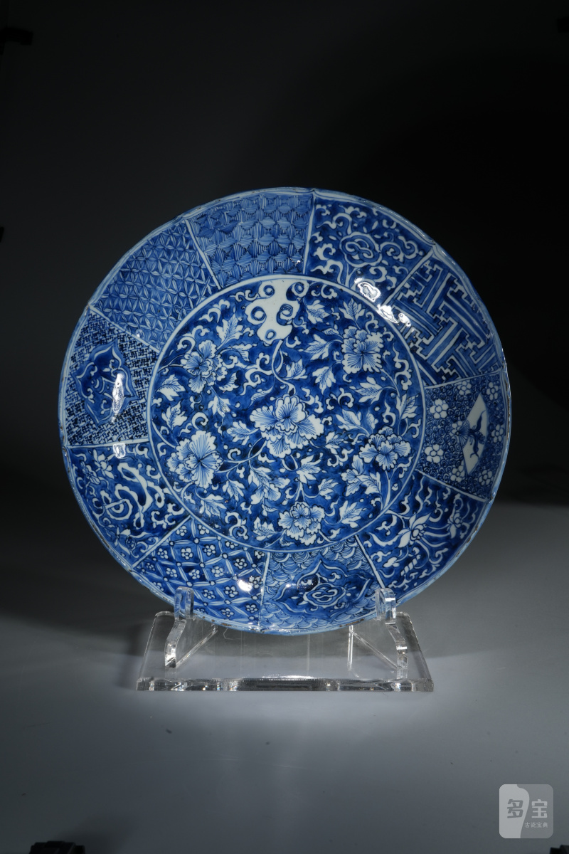 清康熙 青花留白花卉纹大盘 - 图3